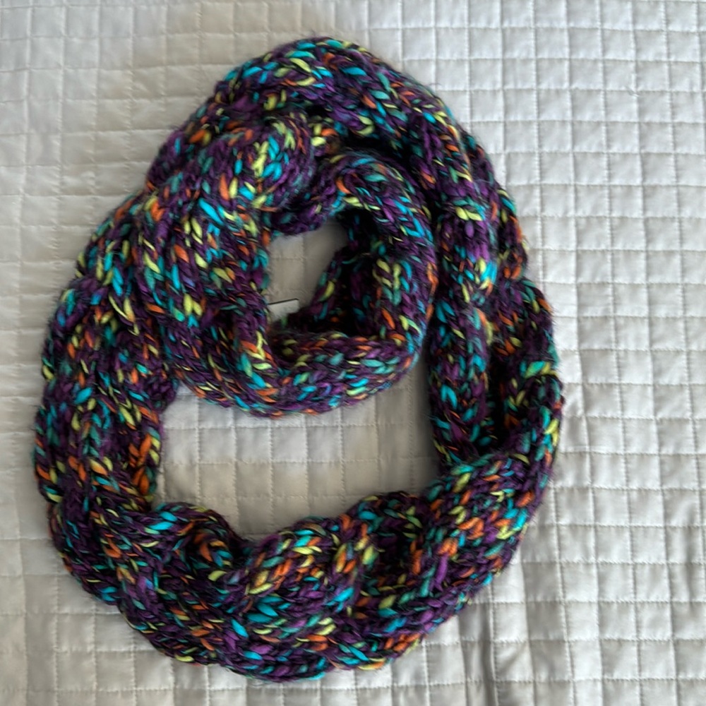 Bula knitted scarf